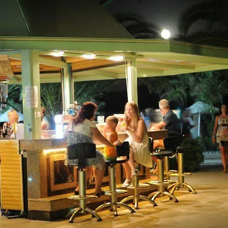 Flamingo Hotel 3*