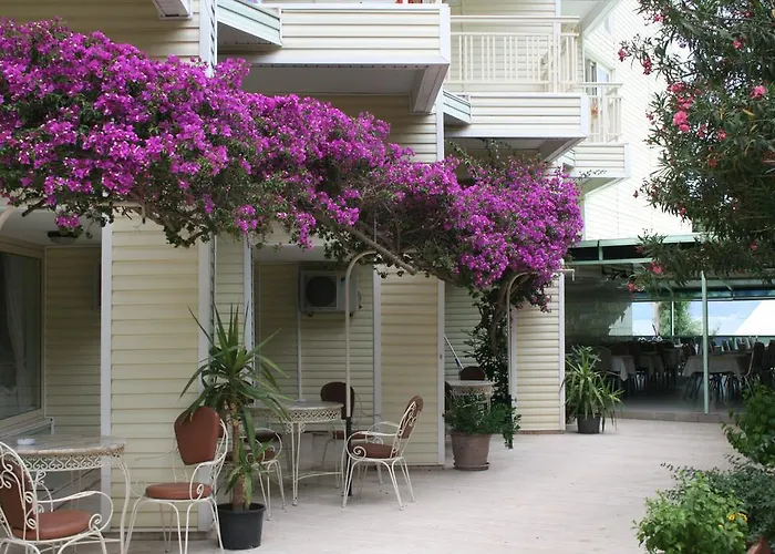 Flamingo מרמריס