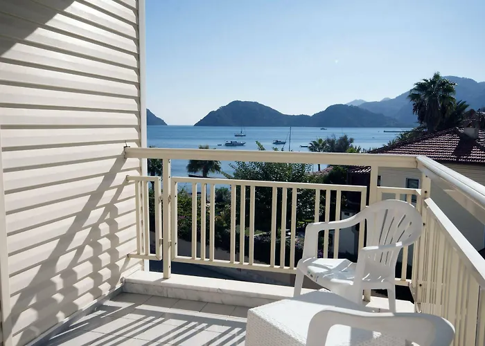 Flamingo מלון 3*