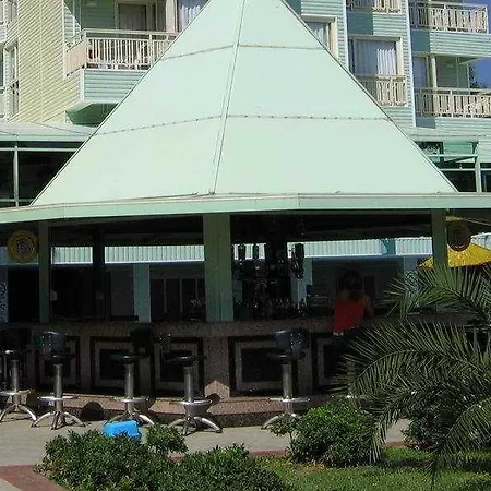 Flamingo 3* マルマリス